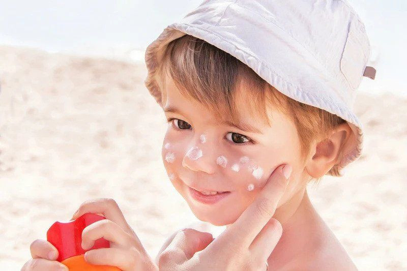 manfaat sunscreen pada anak